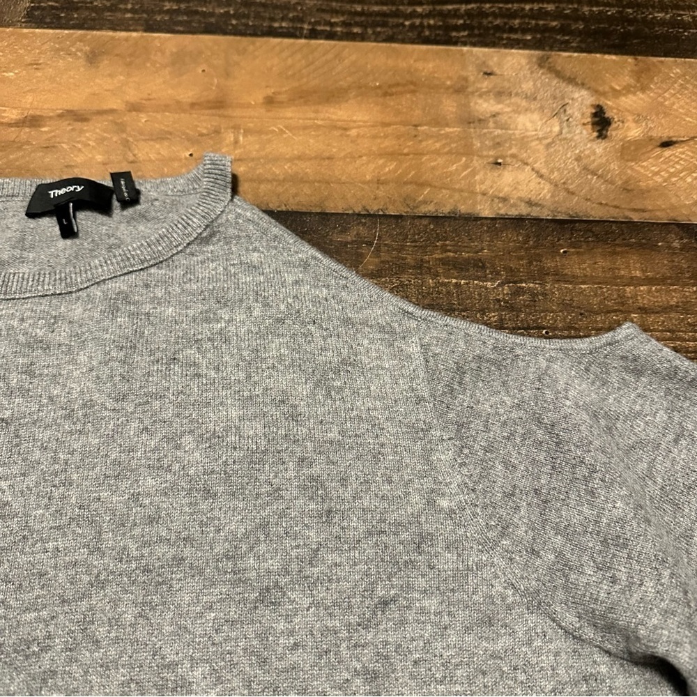 Theory Toleema B Cold Shoulder Cashmere Sweater - Picture 4 of 6